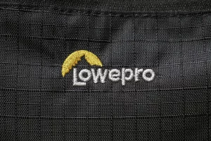 Lowepro log on black bag exterior